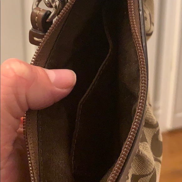 Authentic Coach classic brown wristlet - Picture 6 of 16